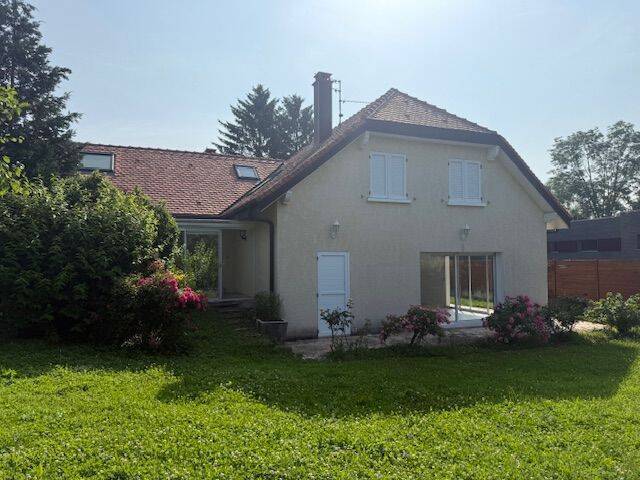 Location maison 6 pièces à Sauverny 01220 - 3 200 €