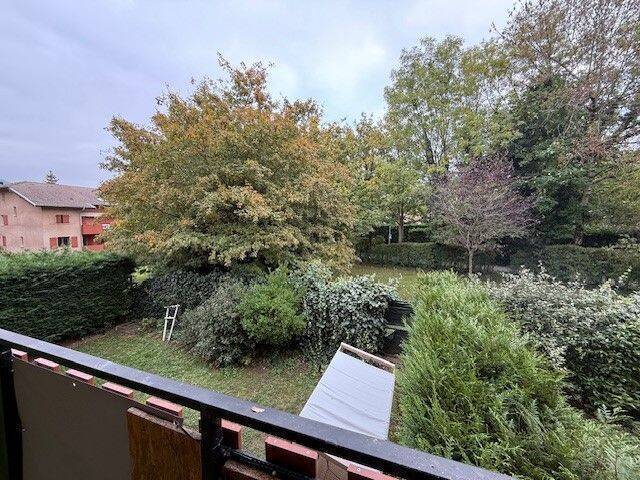 Rent apartment 2 rooms in Gex 01170 - 1 300 €
