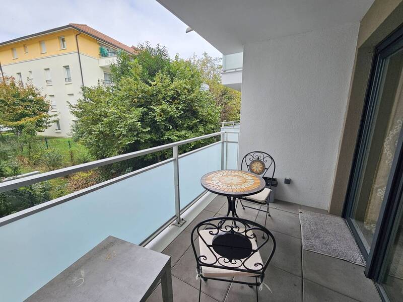 Rent apartment 2 rooms in Ferney-Voltaire 01210 - 1 490 €