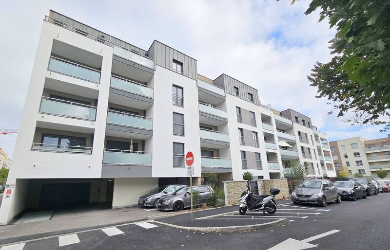 Rent apartment 2 rooms in Ferney-Voltaire 01210 - 1 490 €