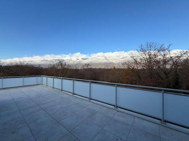 Location appartement à Saint-Genis-Pouilly 01630 - 2 385 €