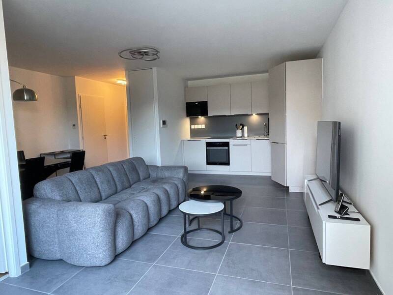 Location appartement 2 pièces à Divonne-les-Bains 01220 - 1 800 €