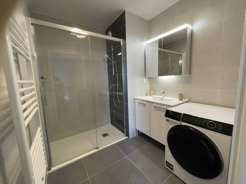 Location appartement 2 pièces à Divonne-les-Bains 01220 - 1 800 €