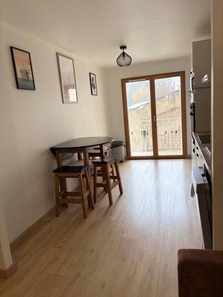 Location appartement 2 pièces à Divonne-les-Bains 01220 - 1 400 €