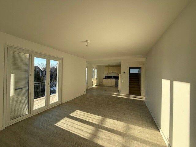 Location maison 5 pièces à Divonne-les-Bains 01220 - 2 690 €