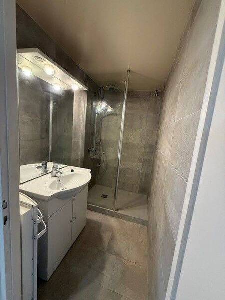 Location maison 5 pièces à Divonne-les-Bains 01220 - 2 690 €