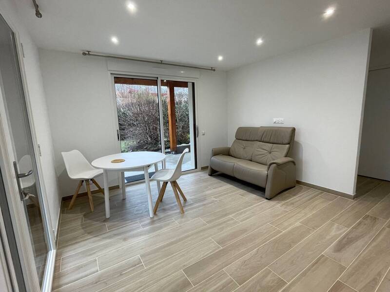 Location appartement 2 pièces à Grilly 01220 - 1 400 €