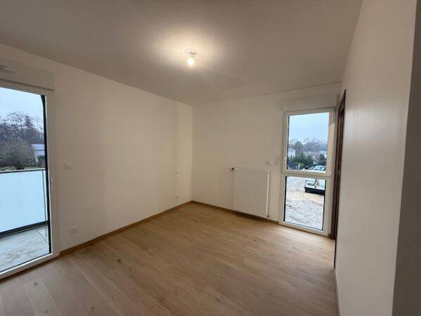 Location appartement 3 pièces à Divonne-les-Bains 01220 - 2 390 €