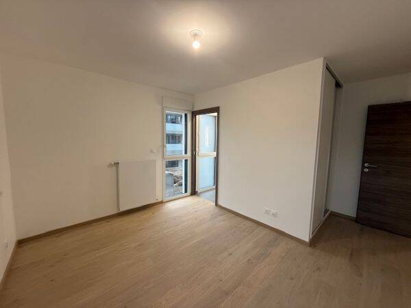 Location appartement 3 pièces à Divonne-les-Bains 01220 - 2 390 €