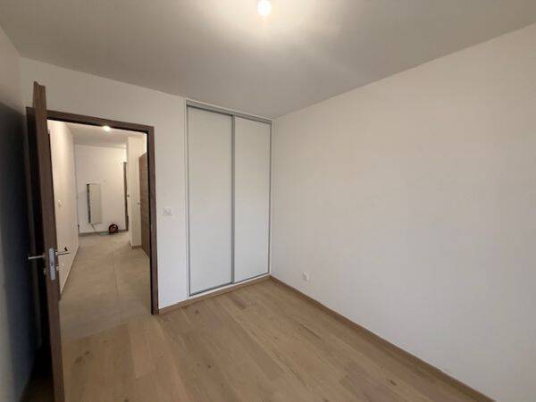 Location appartement 3 pièces à Divonne-les-Bains 01220 - 2 390 €