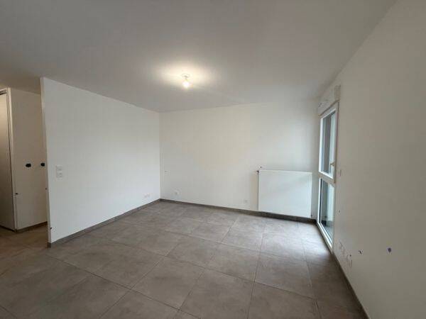 Location appartement 3 pièces à Divonne-les-Bains 01220 - 2 390 €