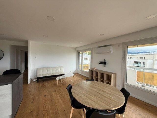 Location appartement 4 pièces à Gex 01170 - 1 890 €