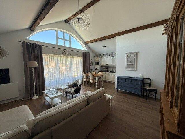 Location appartement 2 pièces à Divonne-les-Bains 01220 - 1 700 €