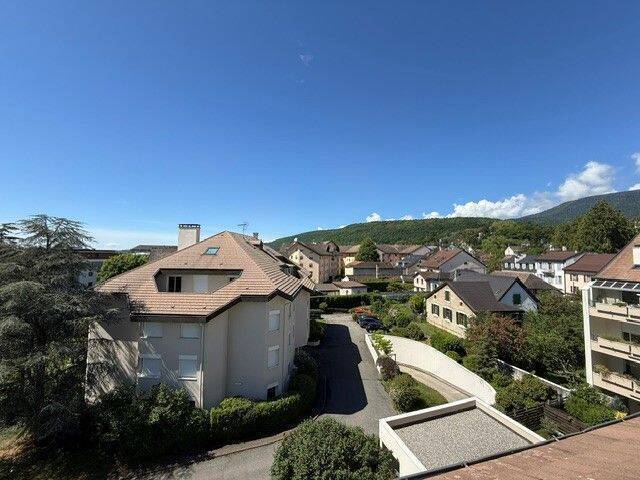 Location appartement 2 pièces à Divonne-les-Bains 01220 - 1 700 €