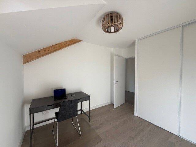 Location appartement 3 pièces à Ferney-Voltaire 01210 - 2 040 €