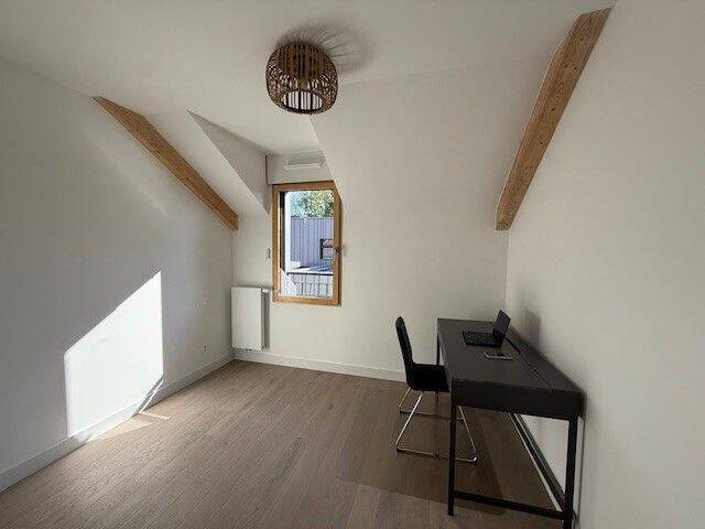 Location appartement 3 pièces à Ferney-Voltaire 01210 - 2 040 €