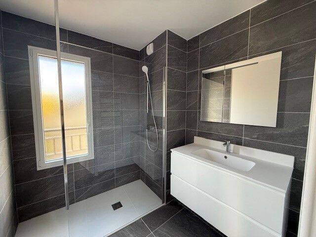 Location appartement 3 pièces à Ferney-Voltaire 01210 - 2 040 €