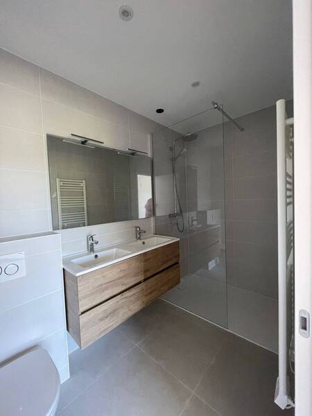 Location appartement à Échenevex 01170 - 2 400 €