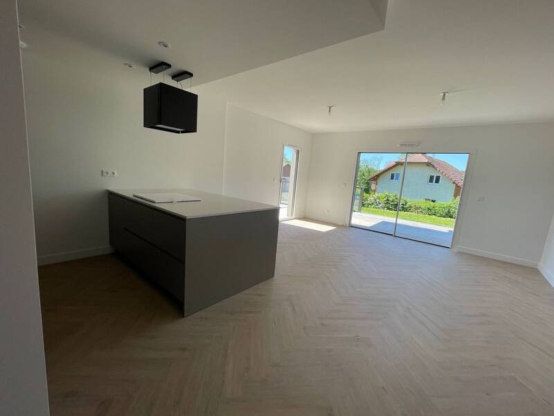 Location appartement à Échenevex 01170 - 2 400 €