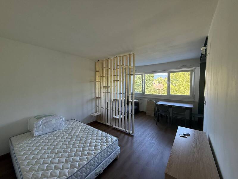 Location appartement 1 pièce à Ferney-Voltaire 01210 - 1 140 €