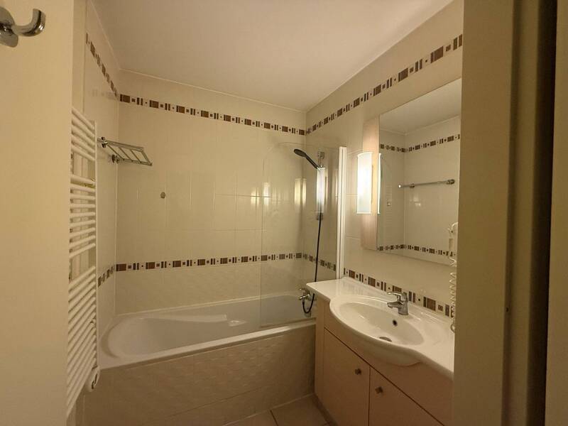 Location appartement 2 pièces à Divonne-les-Bains 01220 - 1 490 €