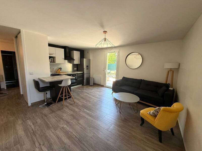 Location appartement 2 pièces à Cessy 01170 - 1 380 €