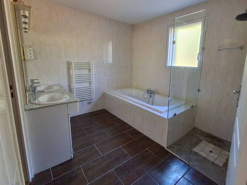 Rent apartment in Divonne-les-Bains 01220 - 2 750 €