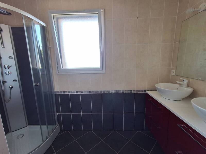 Rent apartment in Divonne-les-Bains 01220 - 2 750 €