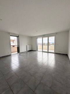 Buy Apartment 4 rooms Gex 01170