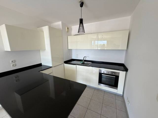 Buy Apartment 2 rooms Cessy 01170
