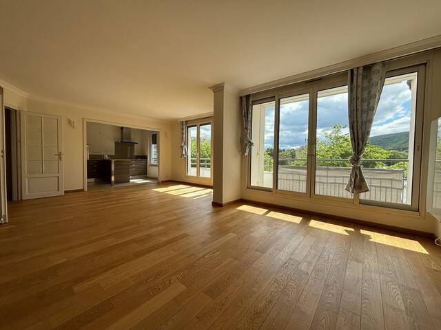 Vente Appartement 4 pièces Divonne-les-Bains 01220