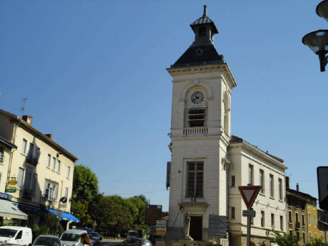 Location parking / box à Meximieux (01800)