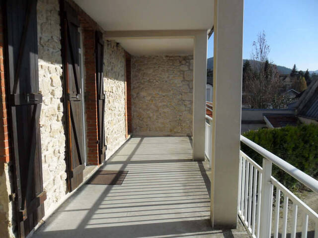 Location appartement 3 pièces 75.09 m² à Oyonnax (01100) CENTRE VILLE