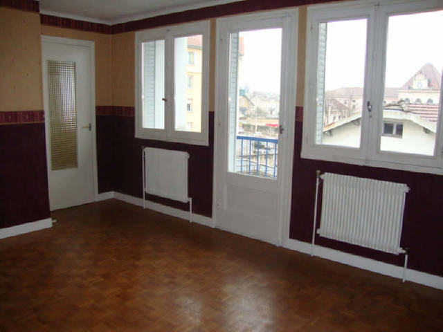 Location appartement 4 pièces 73.76 m² à Oyonnax (01100) CENTRE PROCHE COMMERCE