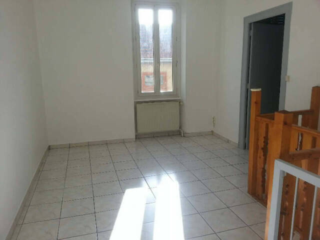 Location appartement 3 pièces 73.7 m² à Oyonnax (01100)