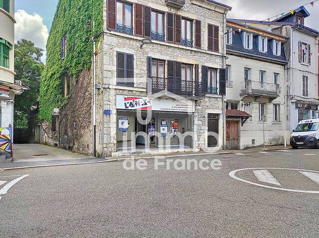 Location locaux commerciaux local commercial à Oyonnax (01100)