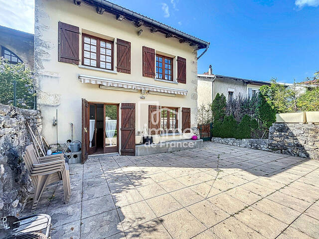 Location maison 8 pièces 174 m² à Veyziat (01100)