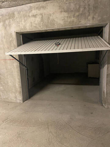 Vente parking / box à Saint-Julien-en-Genevois (74160)