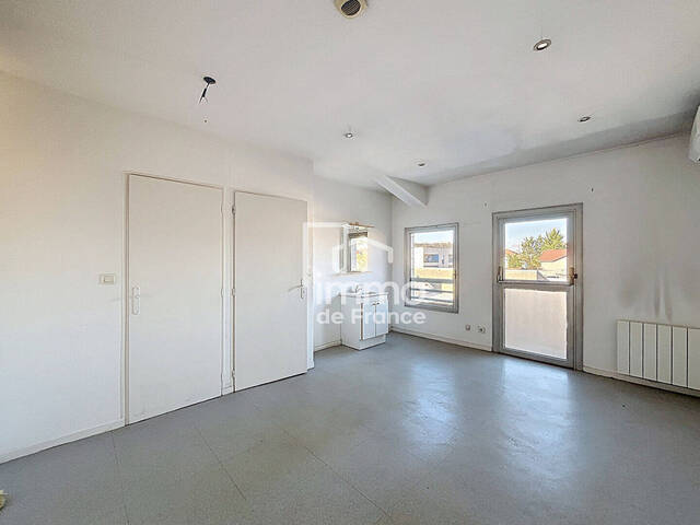 Vente locaux commerciaux local commercial à Oyonnax (01100)