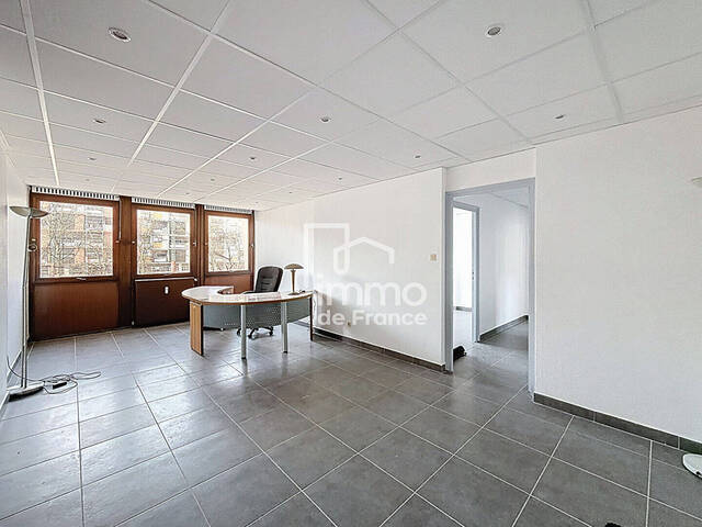 Vente locaux commerciaux local commercial à Oyonnax (01100)