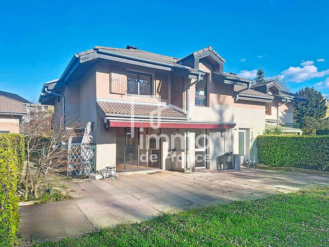 Vente Maison 5 pièces 130 m² Saint-Julien-en-Genevois (74160)