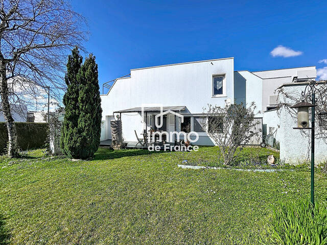 Vente maison 4 pièces 90 m² à Saint-Genis-Pouilly (01630)