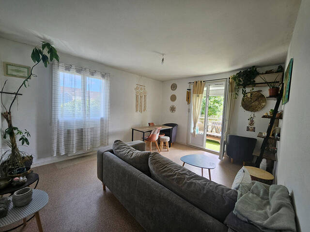 Vente Appartement 4 pièces 78.21 m² Certines (01240) CENTRE
