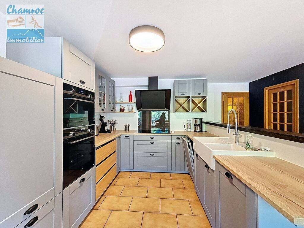 Sale Chalet 8 rooms LA CHAPELLE-D'ABONDANCE 74360