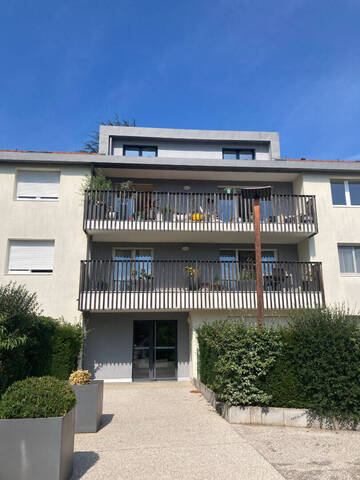 Location Appartement 2 pièces 44.11 m² Chens-sur-Léman 74140