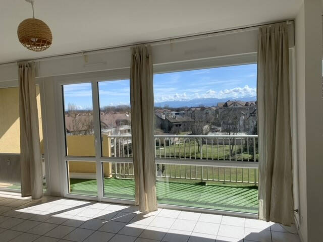 Location Appartement 4 pièces 85.6 m² Divonne-les-Bains 01220