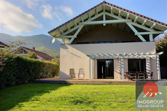 Vente Maison 7 pièces 236.85 m² Divonne-les-Bains 01220