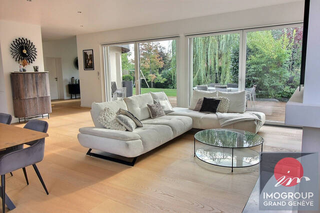 Vente Maison 7 pièces 226 m² Divonne-les-Bains 01220