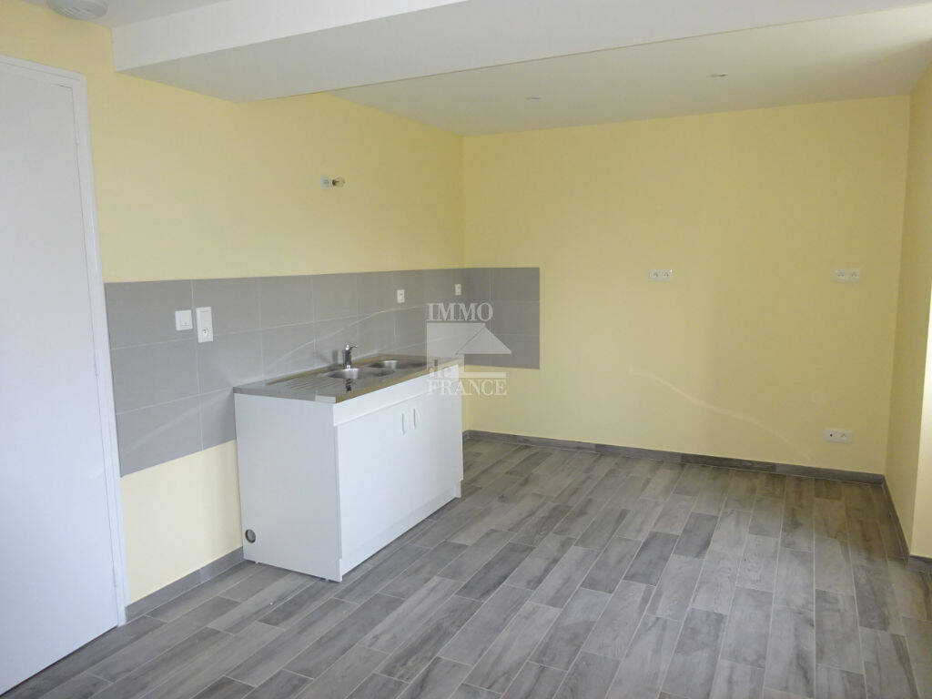 Image d'un maison 4 pièces à louer à 656€ à saint-pierre-sur-orthe (53160)
