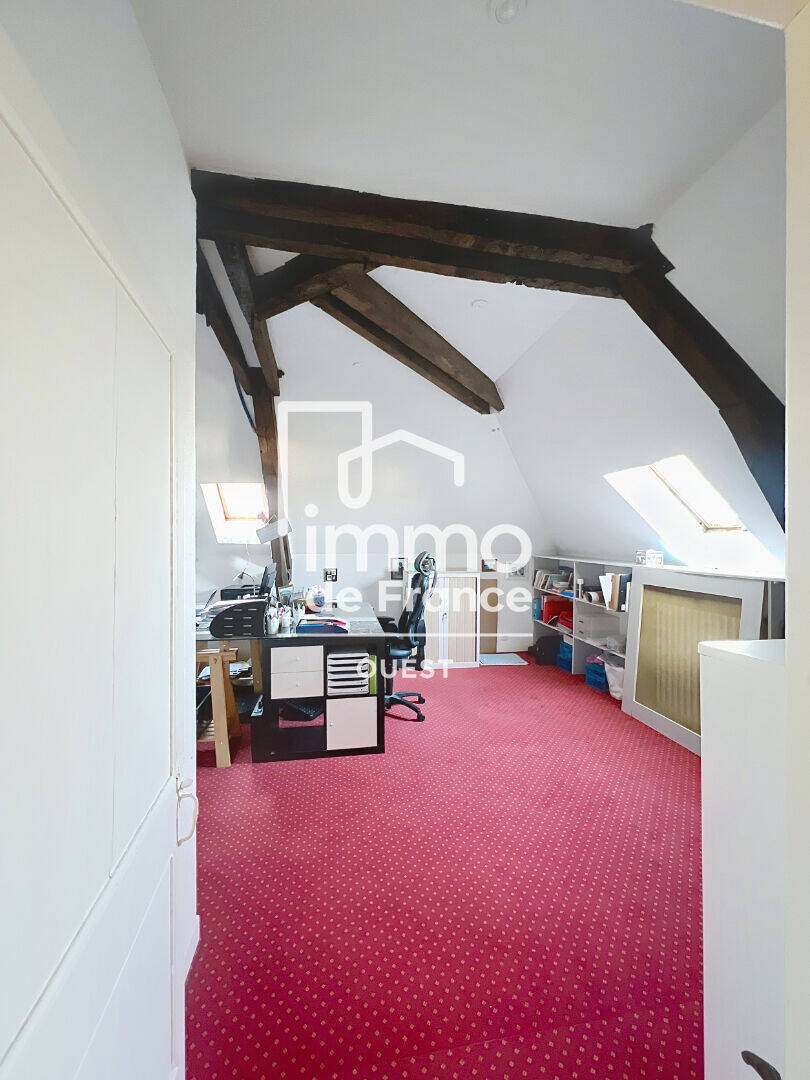 Image d'un maison 6 pièces à louer à 1750€ à louvigné (53210)